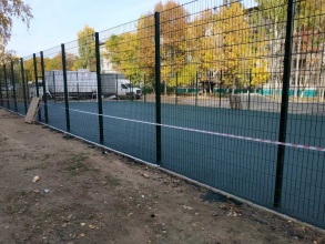 Забор на спортивную площадку 40 метров фото в Верее
